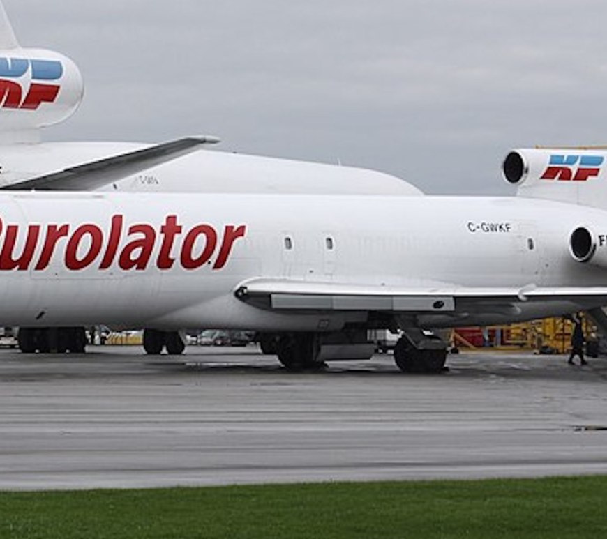 photo of Purolator cargo plane